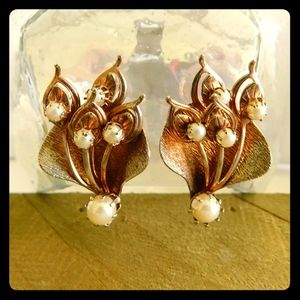 Vintage Faux Pearl Clip On Earrings